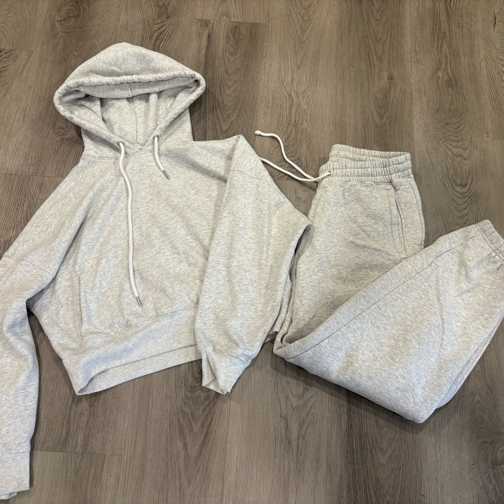Abercrombie & Fitch Light Gray Essentials